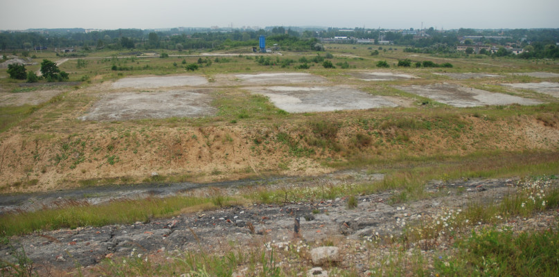 Do tej pory w kwaterach zabezpieczających umieszczono ponad 65 proc. toksycznych odpadów. Do unieszkodliwienia pozostało 425 tys. m sześc., z tego większość na gruntach prywatnych. Fot. Jarosław Myśliwski