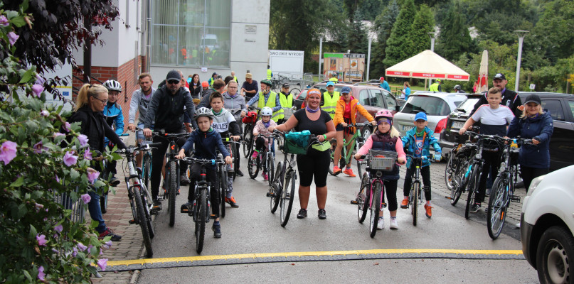 Trwają Dramatalia. Rodzinny przejazd rowerowy przez gminę 