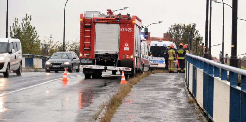 We wtorek około godz. 10 próbowała popełnić samobójstwo 13-latka. Informowaliśmy o tym na stronie gwarek.com.pl. W ślad za informacją z redakcją skontaktowała się czytelniczka, która była na miejscu zdarzenia. Fot. Jarosław Myśliwski