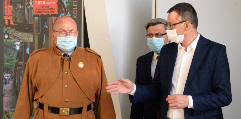 W sierpniu z sytuacją Zabytkowej Kopalni Srebra miał okazję zapoznać się premier Mateusz Morawiecki. Obiektowi póki co niewiele to pomogło. Fot. Jarosław Myśliwski