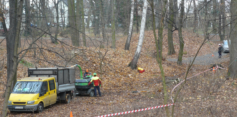 Prace prowadzone są przy gloriecie, niedaleko cmentarza przy kościele pw. św. Anny. Fot. Agnieszka Reczkin