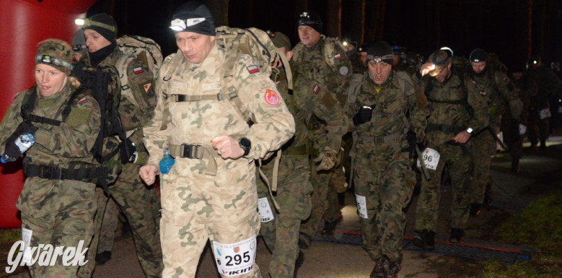 Pierwszym biegiem, który ze względu na pandemię Meta zorganizowała w trybie korespondencyjnym, była IV Setka Komandosa. Uczestnicy mogli biec w wybranych przez siebie miejscach, ale i tak najwięcej biegaczy pojawiło się na starcie w Kokotku  Fot. Jarosław Myśliwski