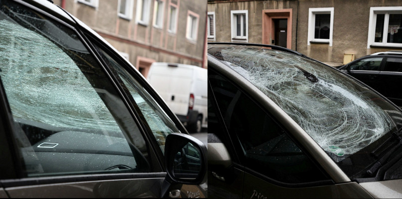 Płotków nie zamontowano i w styczniu tego roku spadający śnieg rozbił szybę w kolejnym samochodzie . Fot. Jarosław Myśliwski