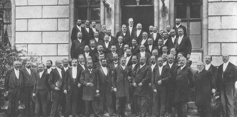 Członkowie loży wolnomularskiej św. Jana Srebrna Skała (Silberfels). Fot. Ze zbiorów Biblioteki Śląskiej 