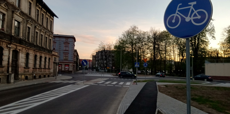 Droga jest bardzo krótka, można nią objechać rondo. Fot. Jarosław Myśliwski