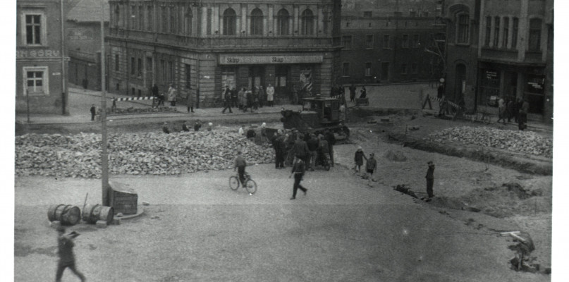  Prace podczas remontu płyty Rynku oraz ulice Tylna i Strzelecka. Fot. Archiwum SMZT