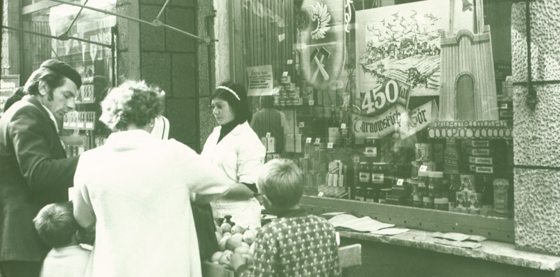 Tarnowskie Góry. Delikatesy w 1976 r. Fot. Jan Joszko, SMZT