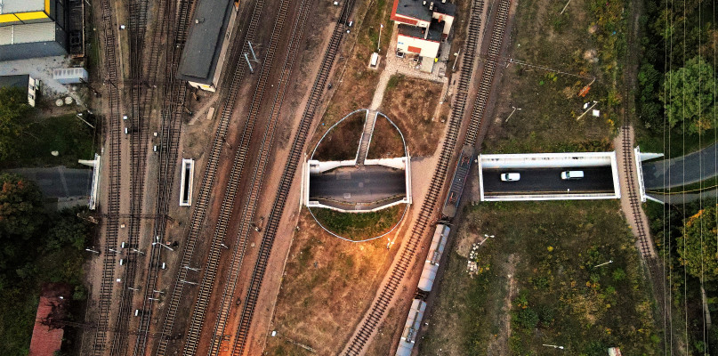 Tarnowskie Góry. Wiadukt kolejowy nad ul. Częstochowską. Równolegle do ulicy ma zostać przebity tunel. Fot. Jarosław Myśliwski