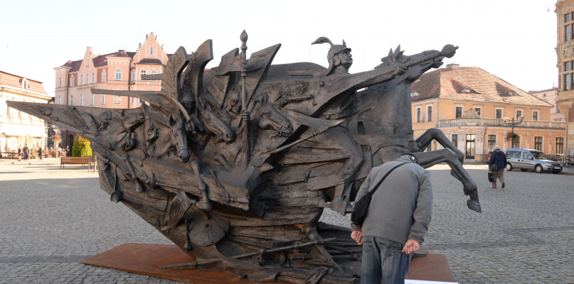 Pomnik postoi na Rynku miesiąc. Fot. Jacek Tarski