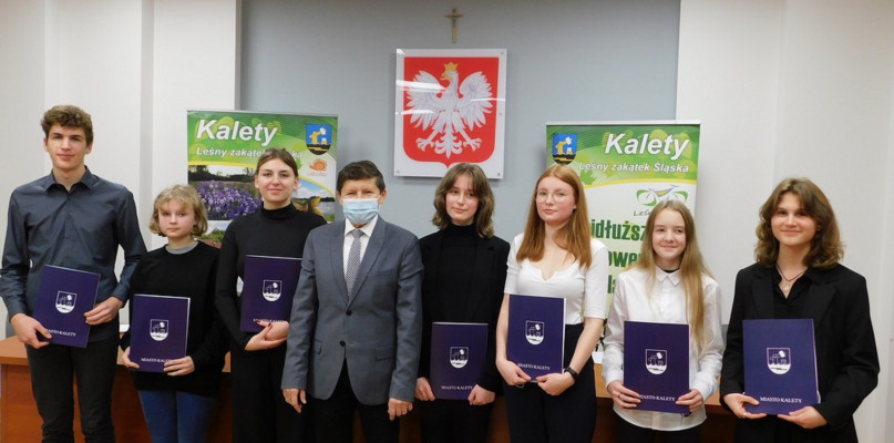 W Kaletach odbyła się uroczystość wręczenia stypendiów dla uczniów i studentów. Fot. UM w Kaletach 