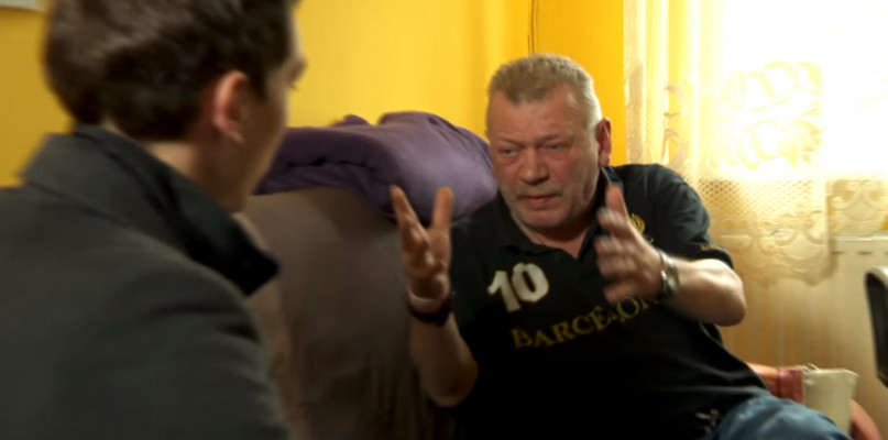 Dziennikarze TVP zostali zaatakowani przez wójta gminy Żelazków. Fot. screen z filmu 