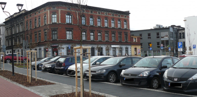 Tarnowskie Góry. Parking po Tarmilo jest praktycznie cały czas zapełniony. Fot. Agnieszka Reczkin