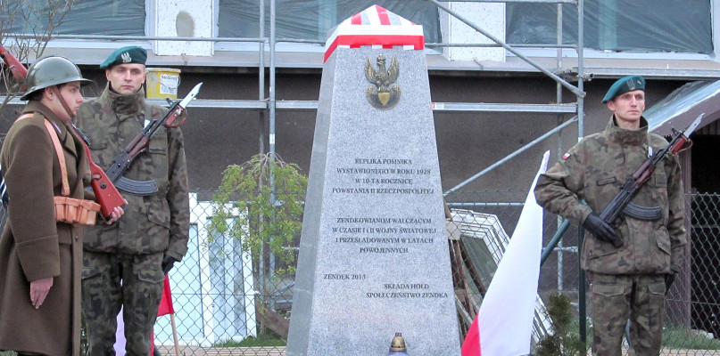 Uroczystość odsłonięcia repliki pomnika w 2013 r. Fot. Archiwum