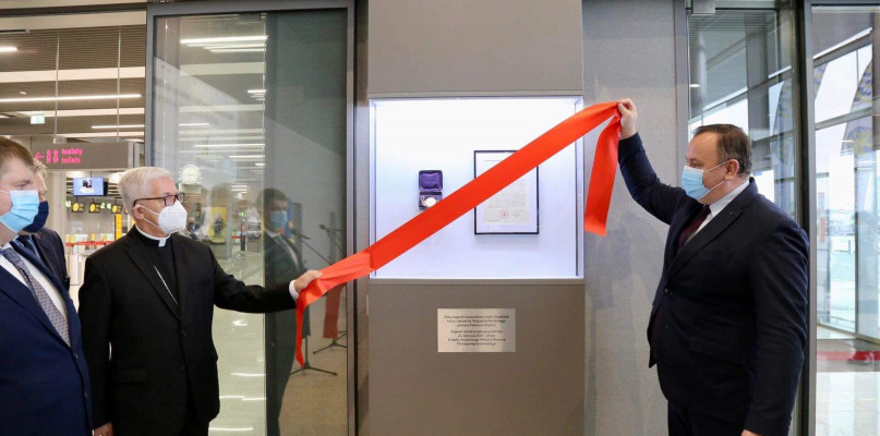 Lotnisko w Pyrzowicach i zegarek Korfantego. Fot. UM Województwa Śląskiego 