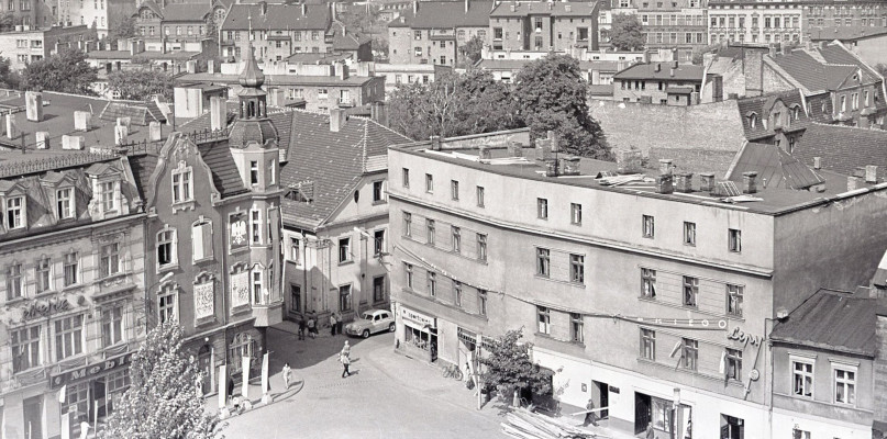 Tarnowskie Góry sprzed lat. Czas na neon. Czy ktoś go jeszcze pamięta?