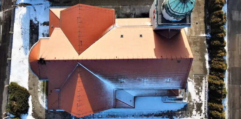 Nowy kościół św. Jadwigi został wzniesiony według projektu architekta Theodora Ehla z Bytomia. Jest murowany, trójnawowy z transeptem. Fot. Jarosław Myśliwski