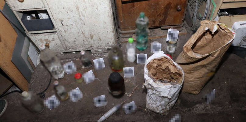 W centrum Tarnowskich Gór policjanci zlikwidowali nielegalną uprawę konopi indyjskich.Fot. Archiwum KPP w Tarnowskic Górach