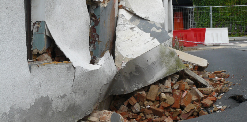 Tak kilka miesięcy temu wyglądała zawalona ściana Kurnej Chaty. Fot. Archiwum