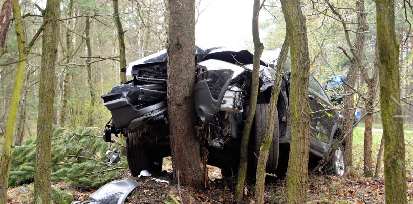 Tarnowskie Góry. Policja wyjaśnia okoliczności wypadku do którego doszło dzisiaj (26 kwietnia) na ul. Grzybowej. Fot. Jarosław Myśliwski