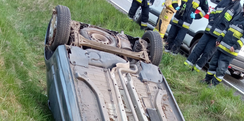 Dzisiaj (7 maja) rano przed godz. 6.30 doszło do wypadku drogowego w Hanusku (gmina Tworóg). Fot. OSP Tworóg