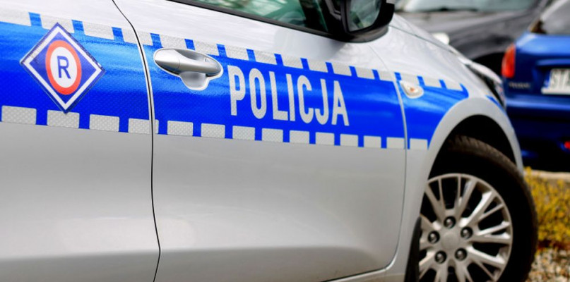 Tarnowskie Góry, rondo Ranoszka. 18-latka wjechała fordem w radiowóz