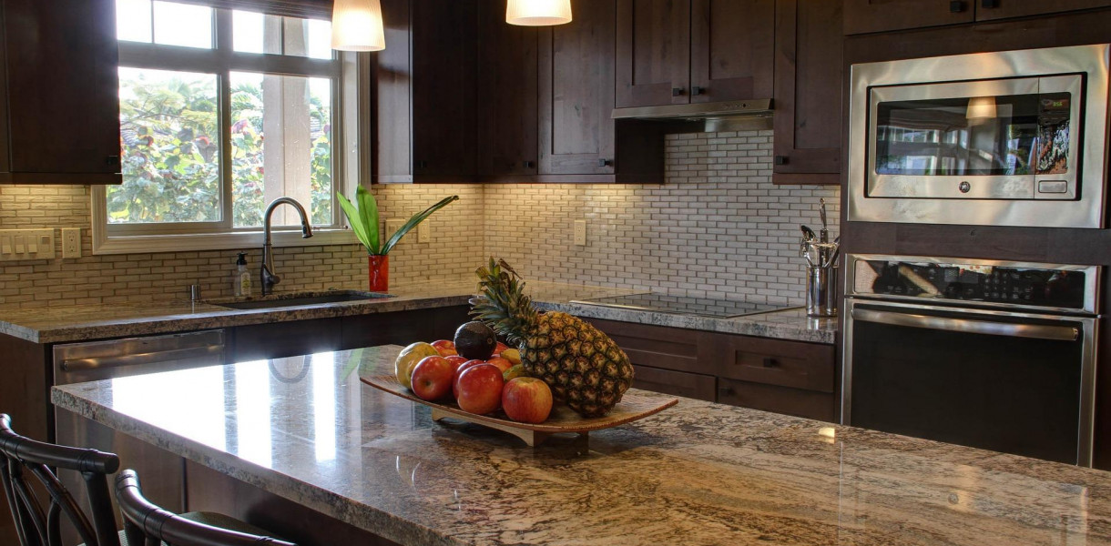 Kwadratowa kuchnia. Jak ją zaaranżować?