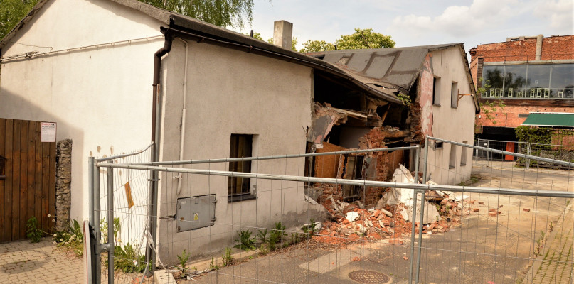 Tarnwoskie Góry. Klincz z Kurną Chatą. Czy miasto kupi ten budynek? Fot. Jarosław Myśliwski
