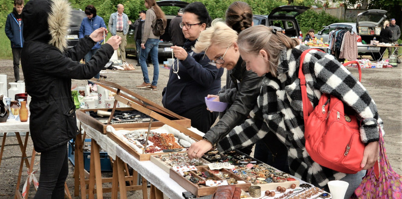 Tarnowskie Góry. W sobotę odbył się pierwszy w tym roku Tarnogórski Pchli Targ. Fot. Jarosław Myśliwski 