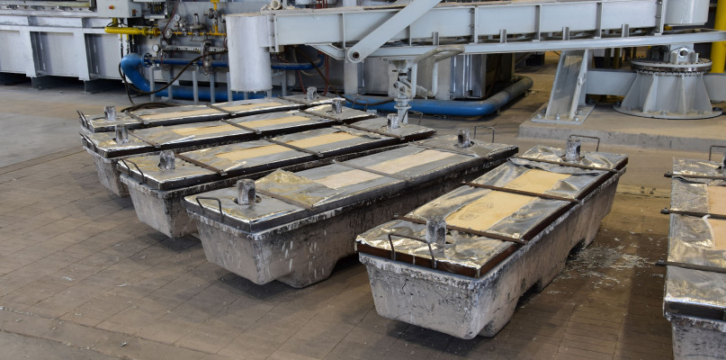 W nowej hali produkcji powstają dwutonowe cynkowe bloki. Fot. Archiwum HCM