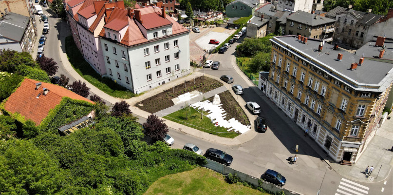 Tarnowskie Góry. Zakończyła się przebudowanego skweru przy skrzyżowaniu ulic Strzeleckiej i Odrodzenia. Fot. Jarosław Myśliwski