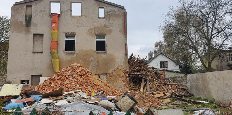 Czytelniczka uważa, że podczas prac uszkodzono zabytkowy budynek. Fot. Archiwum czytelniczki