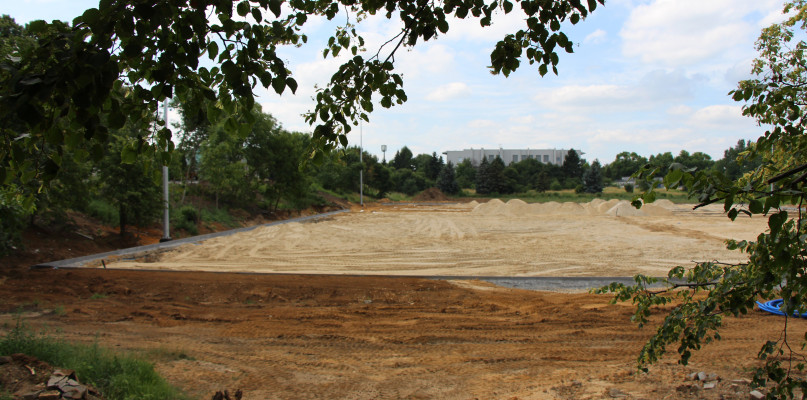Trwa budowa boisk przy stadionie Gwarka. Fot. Alicja Jurasz