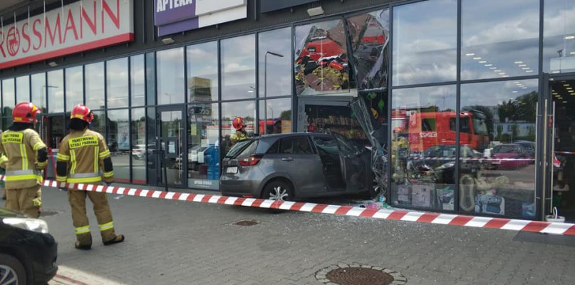 Zniszczona witryna w Radzionkowie. Fot. Archiwum KP PSP w Tarnowskich Górach 