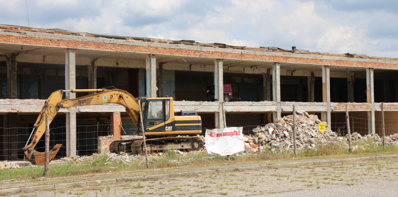 W dawnym centrum hurtu trwa rozbiórka. Fot. Alicja Jurasz
