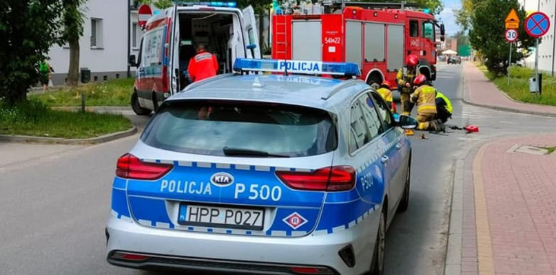 Dziś doszło do potrącenia pieszej na os. Wieczorka w Piekarach Śląskich. Kobieta była nietrzeźwa. Fot. KM PSP Piekary Śląskie