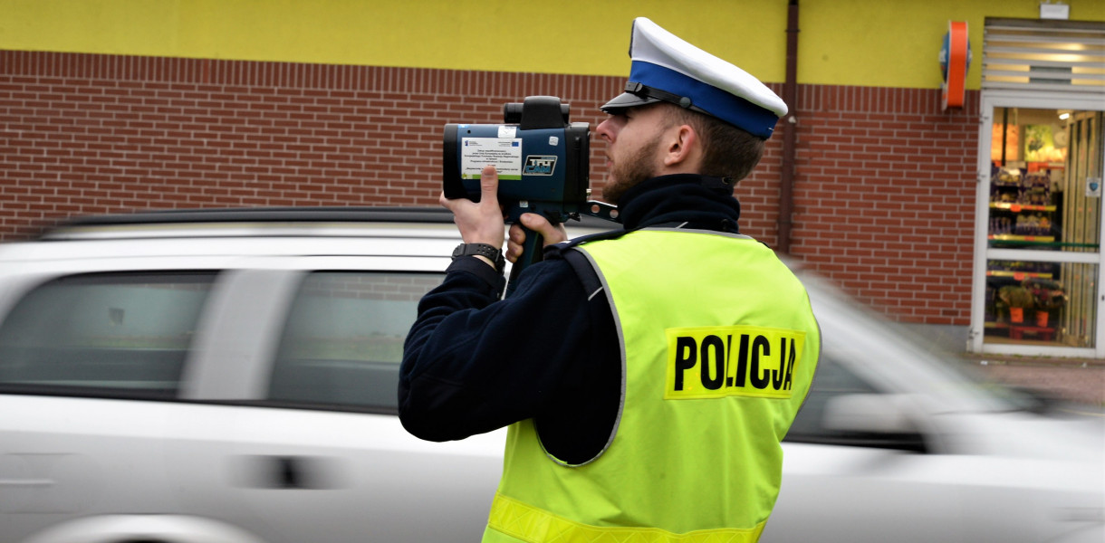 Policja z Tarnowskich Gór ukarała kierowcę mandatem w wysokości 1500 złotych i 10 punktami karnymi. Mężczyzna stracił także prawo jazdy na 3 miesiące. Fot. Jarosław Myśliwski