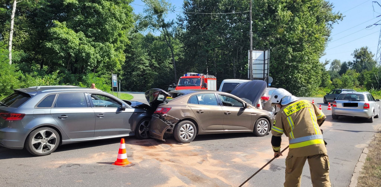 Miasteczko Śląskie. W kolizji uszkodzone zostały 4 samochody. fot. Archiwum OSP Żyglinek