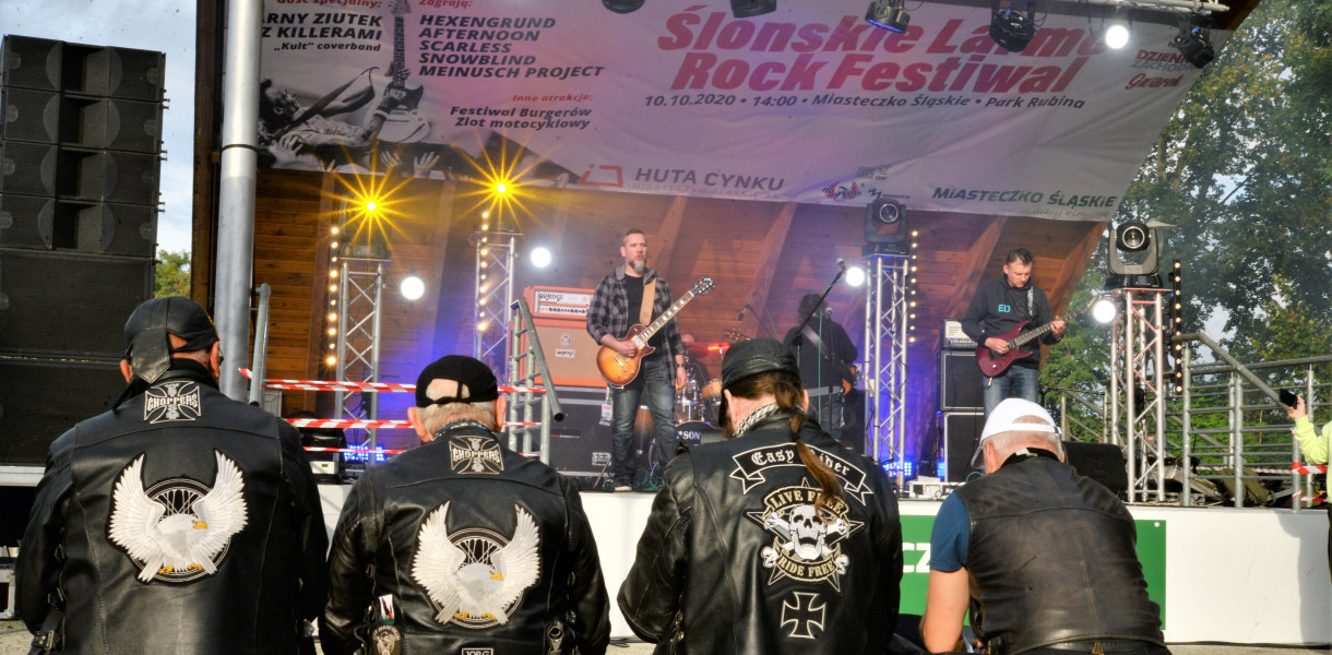 Pierwsza edycja festiwalu Ślonskie Larmo Rock Festiwal odbyła się w 2020 r. w parku Rubina. Tym razem mocnego brzmienia będzie można posłuchać na boisku Odry Miasteczko Śląskie. Fot. Jarosław Myśliwski