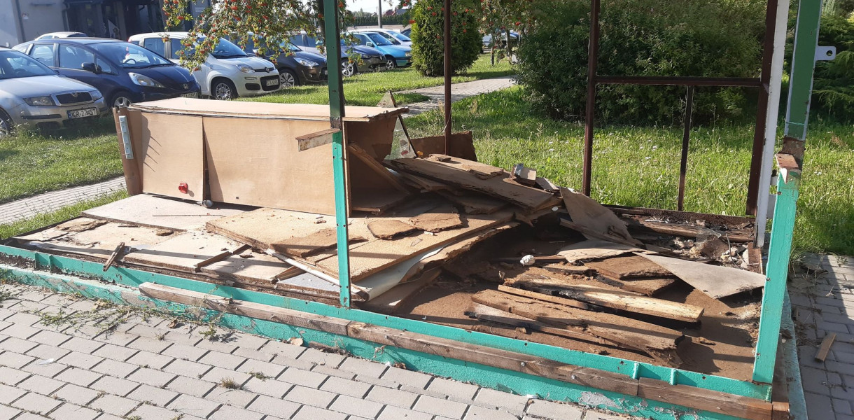 Tarnowskie Góry, os. Przyjaźń. Ruiny kiosku już nie ma. Fot. Agnieszka Gabała