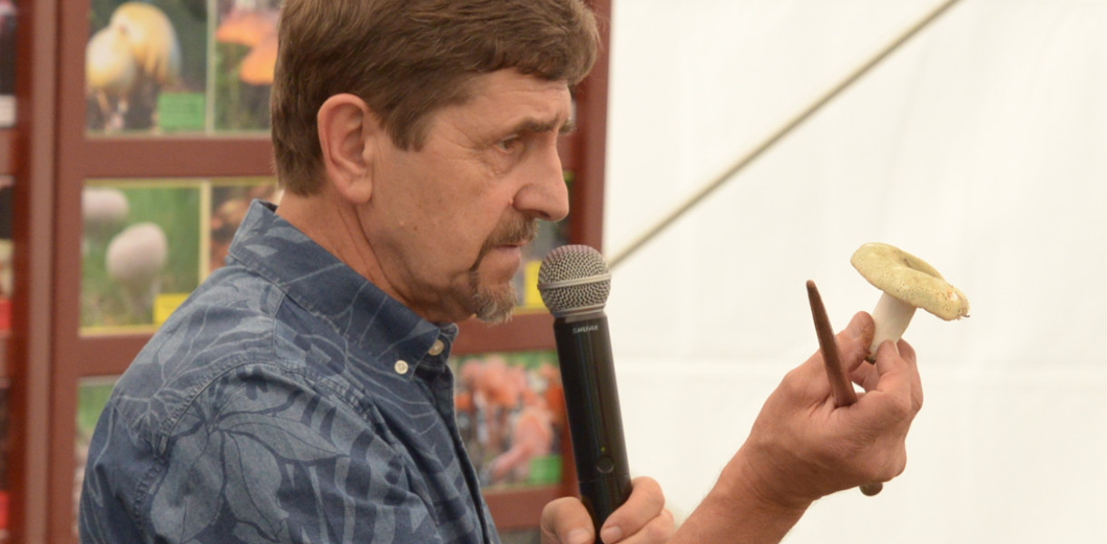 Wiedza, którą podczas konferencji dzielił się Justyn Kołek, jest na wagę życia. Fot. Jarosław Myśliwski 