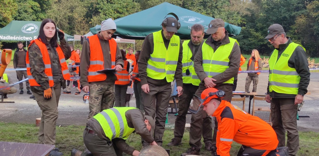 XIII Mistrzostwa Polski w Umiejętnościach Leśnych w Brynku. Fot. Archiwum szkoły 