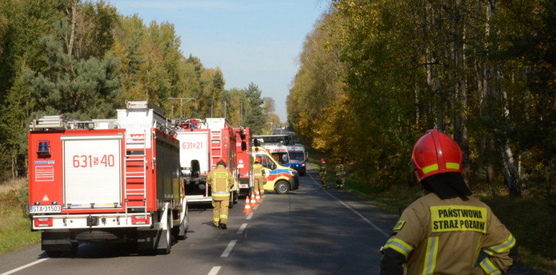 Trzy dni temu, także na DW 908, kierowca autobusu zasłabł, spowodował kolizję i przez jakiś czas jechał rowem. Fot. Jarosław Myśliwski