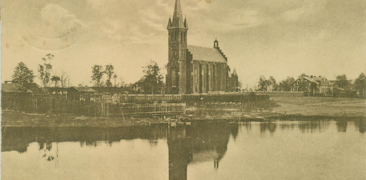 Tarnowskie Góry sprzed lat. Dwa kościoły w Strzybnicy