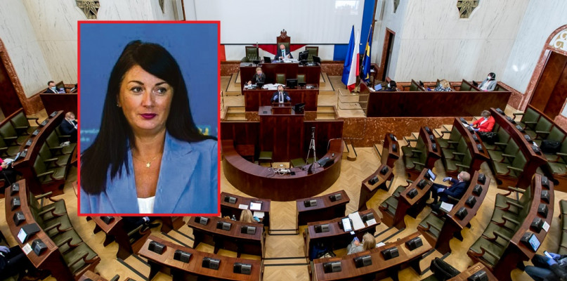 W nocy odwołano prawie cały zarząd sejmiku województwa śląskiego. PiS utraciło w nim większość i zaczęła się wymiana osób na najwyższych stanowiskach. Izabela Domogała ze Świerklańca nie jest już wicemarszałkiem. Fot. Sejmik Województwa Śląskiego