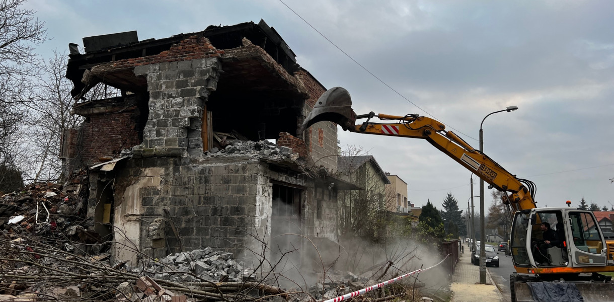 Rozbiórka budynku w Bobrownikach Śląskich. Fot. Jacek Boroń Zarząd Dzielnicy