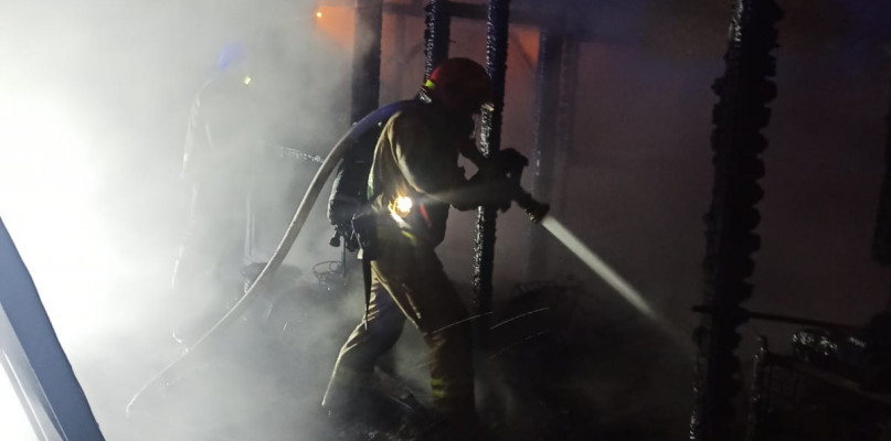 Pożar altany w Tarnowskich Górach. Fot.  Archiwum KP PSP Tarnowskie Góry