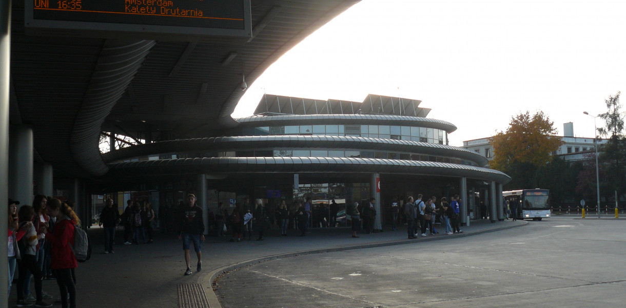 Większość wydarzeń miała miejsce na dworcu autobusowym.  Fot. archiwum 