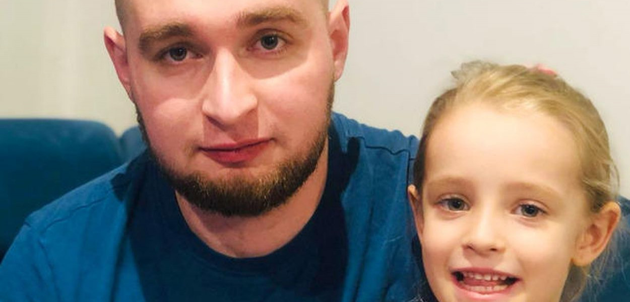 Artur Sobel z córką. Fot. siepomaga.pl