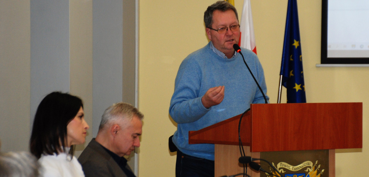 Franciszek Siwiec podczas sesji rady powiatu. Fot. Elżbieta Kulińska