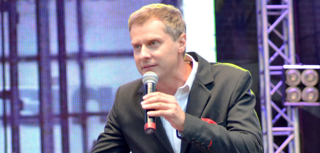 Z okazji Dnia Kobiet w Nakle Śląskim wystąpi Krzysztof Respondek. Fot. Archiwum Gwarka